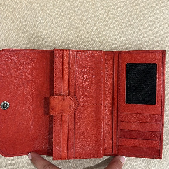GENUINE OSTRICH LEATHER LADIES TRIFOLD RED WALLET - Picture 4 of 7